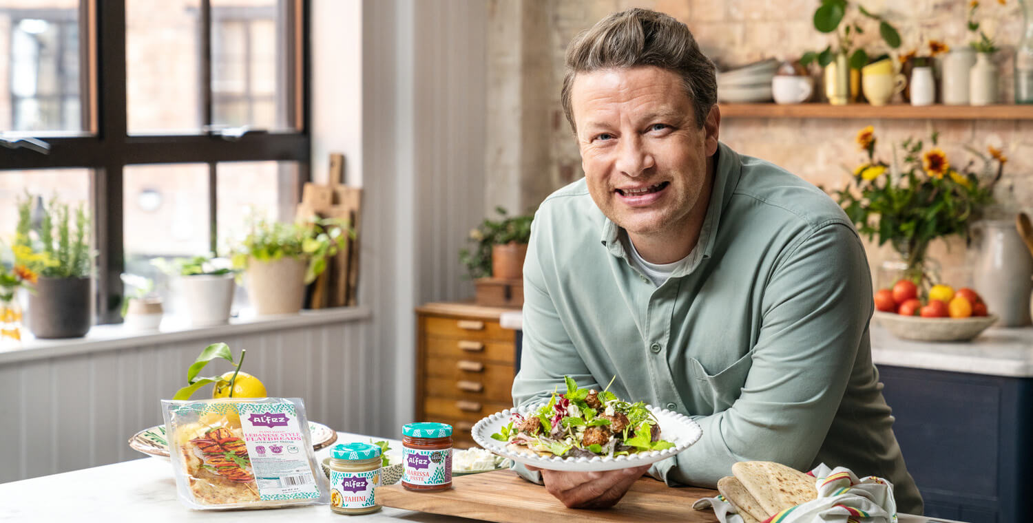 Jamie Oliver in a kitchen with Al'Fez products